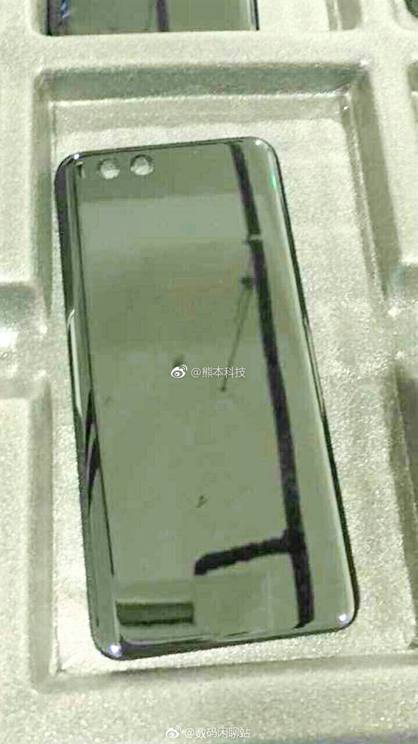 小米6真机照再曝光 2.5D+背部3D弧面玻璃 就是这么任性！ 摄像头 gla 时机 外观 5d 6G 曝光 小米 新闻资讯  第3张