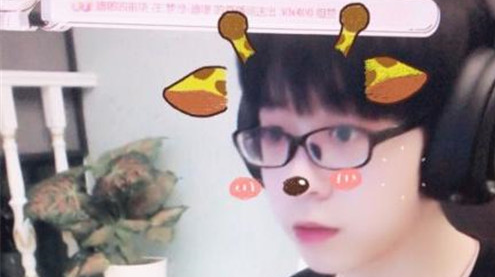 王者荣耀主播嗨氏粉丝巨制《一嗨倾城》唱苦嗨氏 相信嗨嗨会越走越远 一度 两周 司马 嗨嗨 填词 一嗨 王者荣耀 主播 倾城 嗨氏 粉丝 新闻资讯  第3张