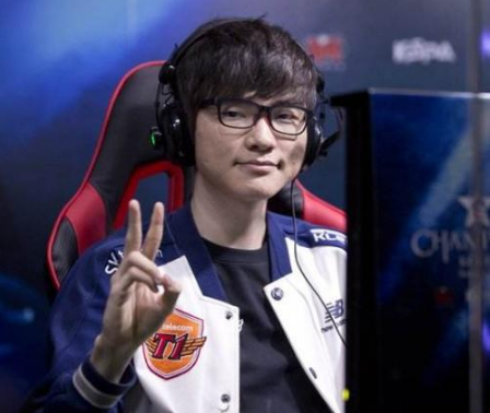 LOL新规外国选手禁玩韩服违者封号 来源 峡谷 想起 造车 lol 主播 排位 爆料 去看看 在直播 最高 高手 拳头 外国 封号 韩服 新闻资讯 第4张 LOL新规外国选手禁玩韩服违者封号 来源 峡谷 想起 造车 lol 主播 排位 爆料 去看看 在直播 最高 高手 拳头 外国 封号 韩服 新闻资讯 第4张