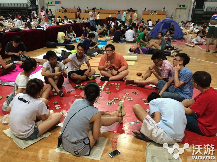 武汉千名大学生体育馆过夜避暑 盘点5款帮你泄火避暑手游 卡牌手游 逆天 天仙 海岛 仙魔录 仙魔 卡牌 三国 明珠三国 left 新闻资讯  第7张