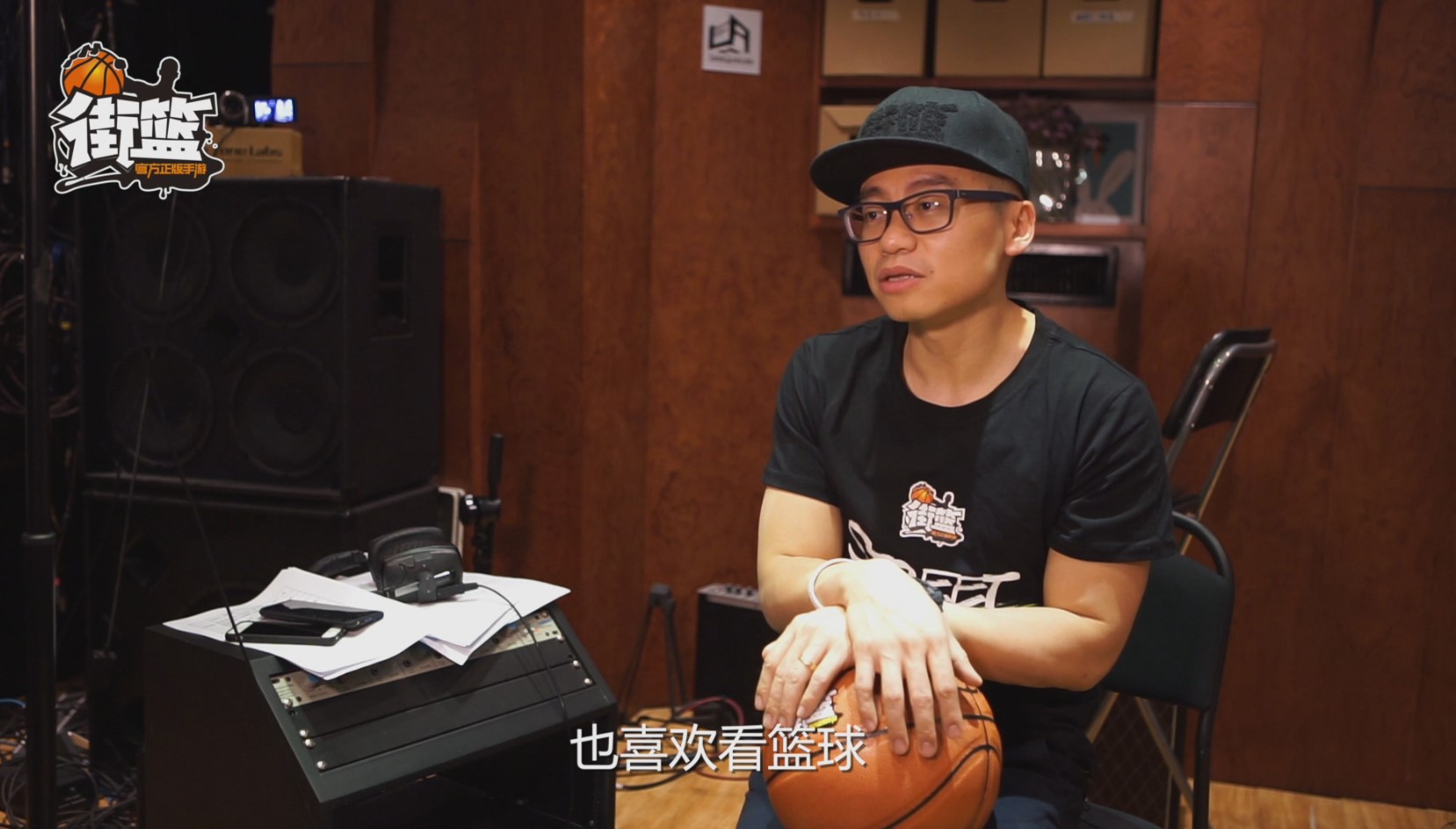王猛加盟《街篮》 配音录制花絮片公开 太一 运动 竞技 台词 投篮 游戏解说 全球总决赛 配音 比赛 王猛 新闻资讯  第1张