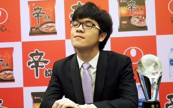 人机围棋大战柯洁VSAlphaGo10点30正式开战 称是最后三盘人机大战 新闻资讯 第1张 人机围棋大战柯洁VSAlphaGo10点30正式开战 称是最后三盘人机大战 新闻资讯 第1张