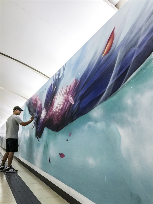 北京地铁站惊现玄鸟涂鸦 《轩辕传奇手游》带你再遇神兽 山海 北京地铁 地铁 传奇 轩辕传奇手游 传奇手游 轩辕传奇 轩辕 玄鸟 涂鸦 新闻资讯  第3张