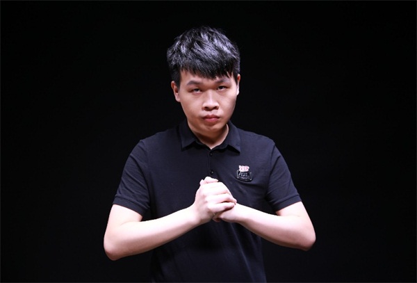 今晚来活捉四只沉迷《皇室战争》的大奇葩! 可怕 明星 达人 今晚 卡牌 段位 国王 电竞 奇葩 皇室 新闻资讯  第2张