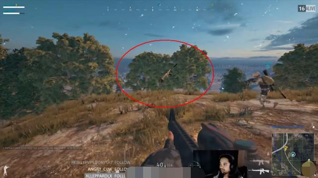 绝地求生国外主播遇见隐身外挂！这个挂比路飞挂还变态十倍 多说 子弹 遇见 变态 路飞 隐身 国外 平底锅 两人 外挂 新闻资讯  第2张