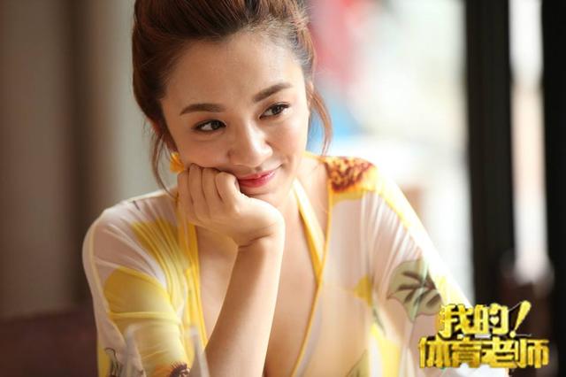 王晓晨一弯腰摄像师不淡定了 难怪张嘉译说自己年轻似小伙！ 精力 灵气 明星 默契 少女 疏影 台词 幻想 80后 戏剧 新闻资讯  第1张