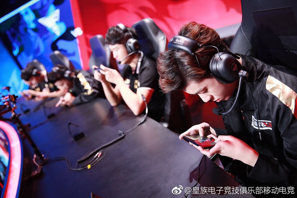 王者荣耀KPL秋季赛第六周前瞻 RNG.M对战EDG.M鹿死谁手？ 进攻 开黑 电竞 赛场 比赛 交锋 前瞻 对战 王者荣耀 秋季赛 新闻资讯  第3张