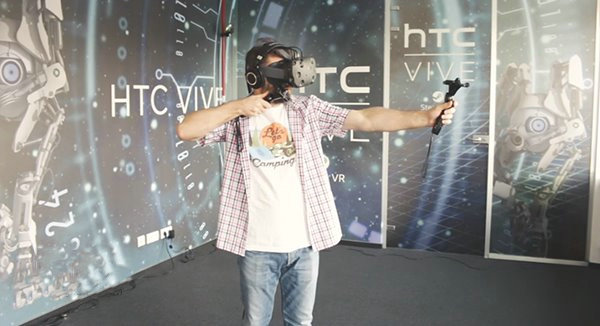 HTC Vive虚拟现实设备即将来袭年底上线 经理 ar htc 游戏开发 电子游戏 10月26 VR虚拟现实 年底 虚拟现实 Vive 新闻资讯 第1张 HTC Vive虚拟现实设备即将来袭年底上线 经理 ar htc 游戏开发 电子游戏 10月26 VR虚拟现实 年底 虚拟现实 Vive 新闻资讯 第1张